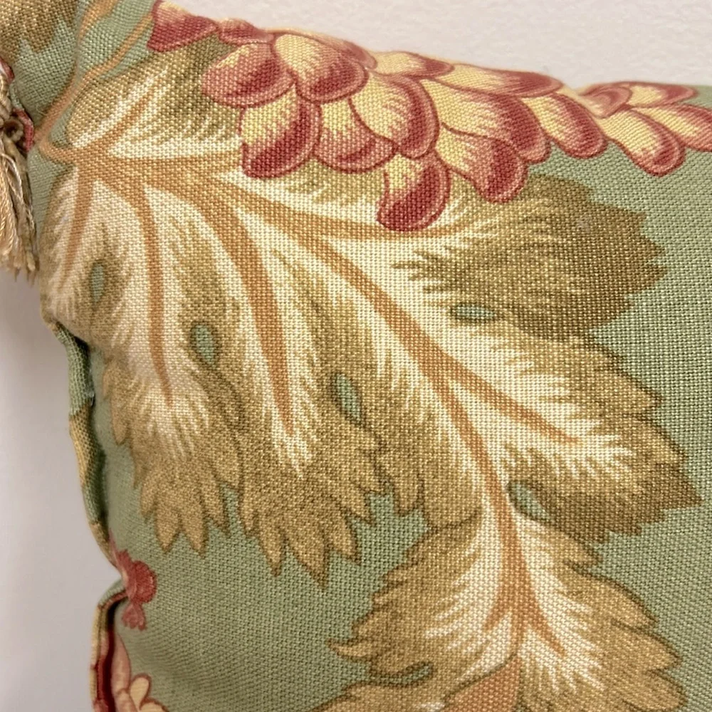 Vintage Borgata Floral Pillow Decorative Tassels Grape Vine Green‎
